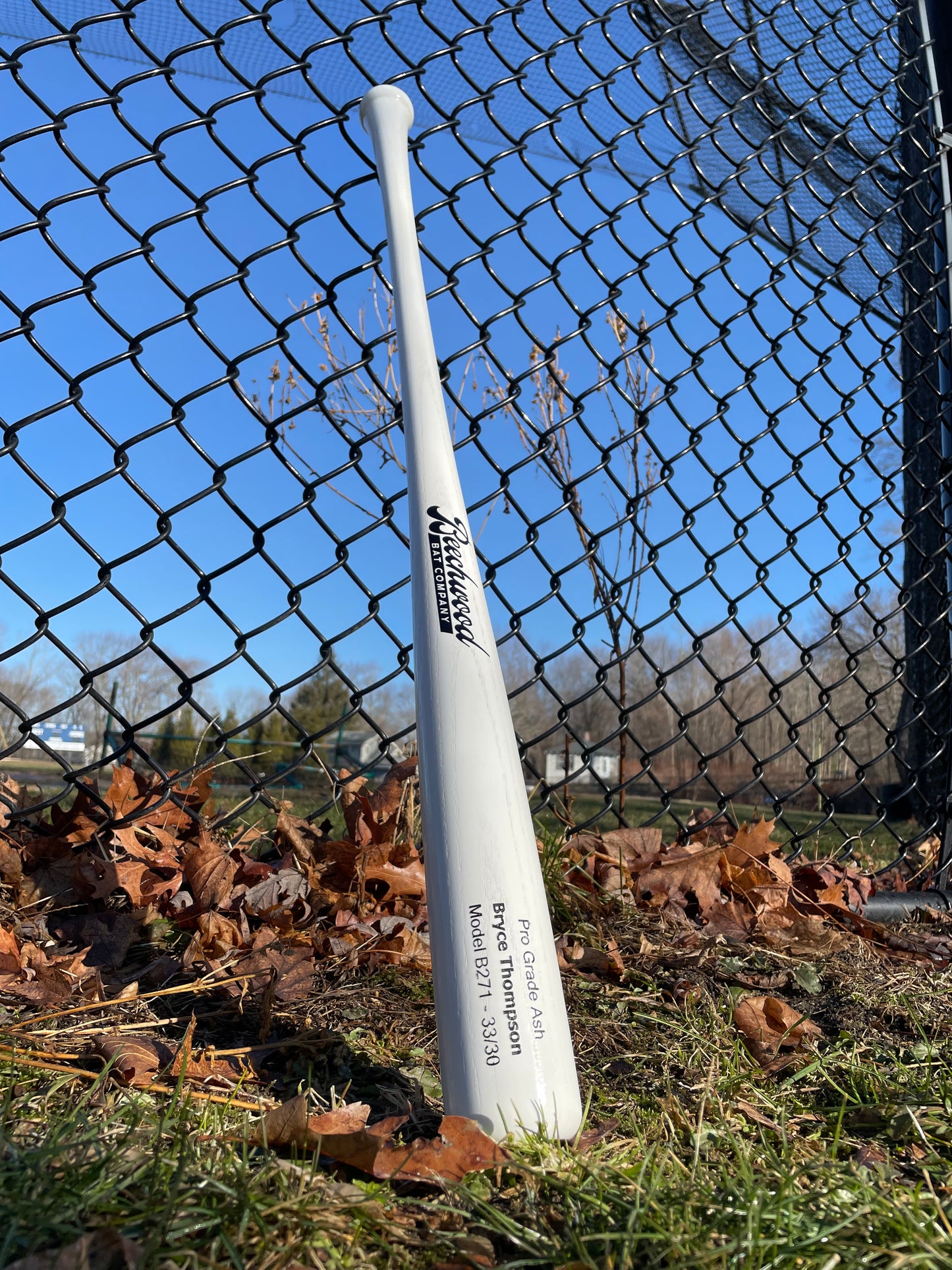 Gloss White w/ Black